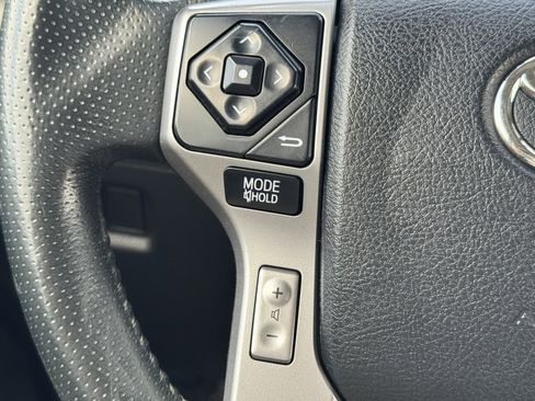 Used 2018 Toyota 4Runner SR5 Premium image 8