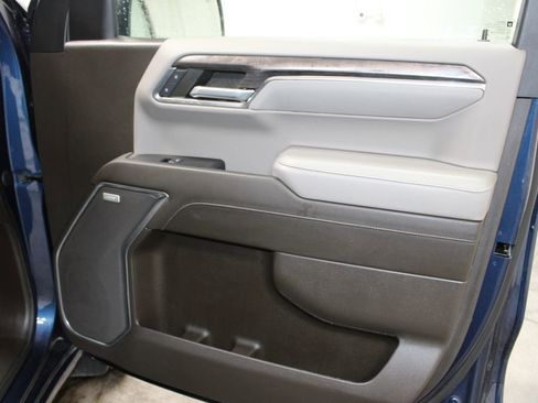 Used 2023 Chevrolet Silverado 1500 LTZ AWD/4WD image 36