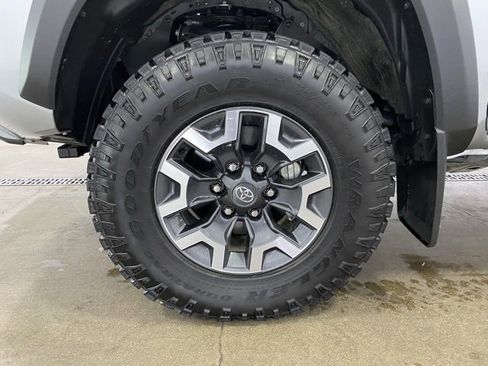 Certified 2023 Toyota Tacoma TRD Off-Road image 23