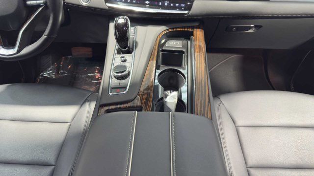 Used 2024 Cadillac Escalade Luxury RWD image 20