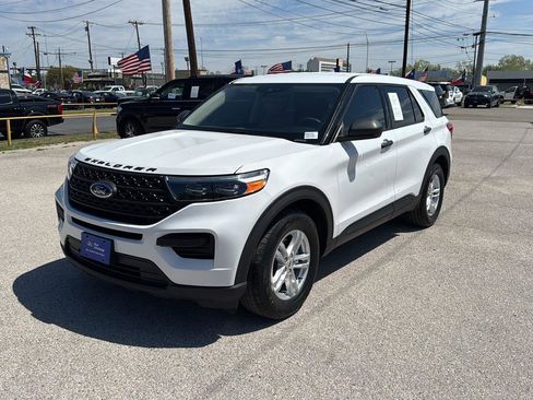 Used 2022 Ford Explorer 2WD image 3