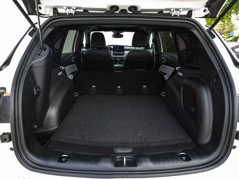 New 2024 Jeep Compass Latitude w/ Sun and Sound Group image 29