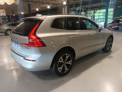 Used 2022 Volvo XC60 B5 Momentum AWD/4WD image 11
