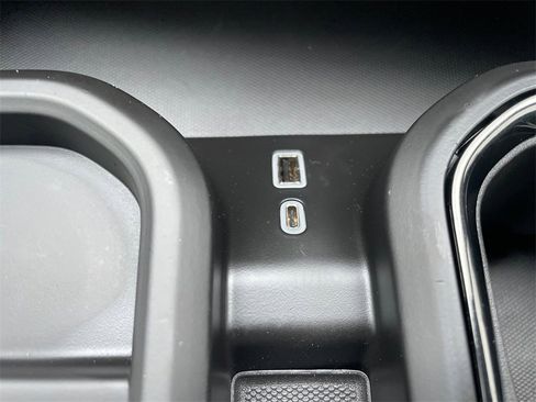 Used 2025 GMC Sierra 2500 AT4 w/ AT4 Premium Plus Package image 16