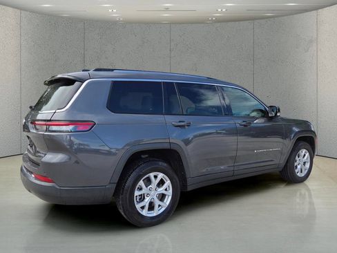 Used 2023 Jeep Grand Cherokee L Limited RWD image 4
