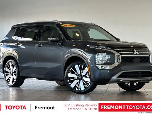 Used 2025 Mitsubishi Outlander SEL AWD/4WD image 1