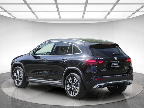 Certified 2025 Mercedes-Benz GLA 250 image 2
