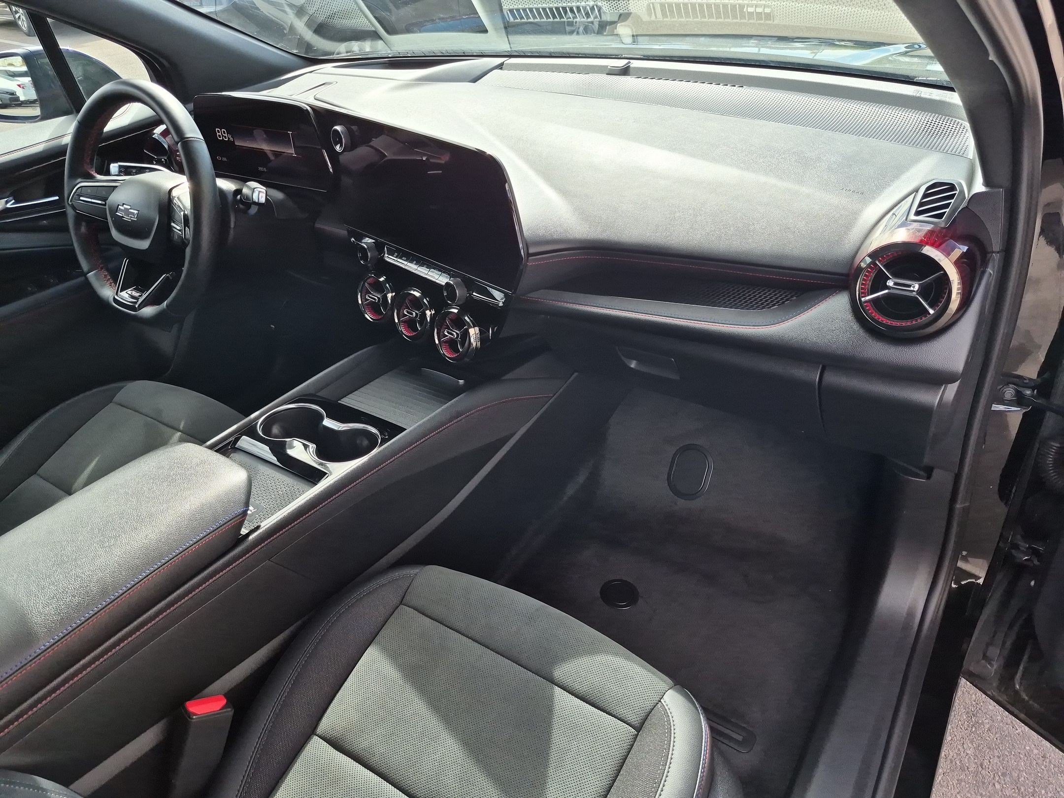 Used 2025 Chevrolet Blazer EV RS AWD/4WD image 35