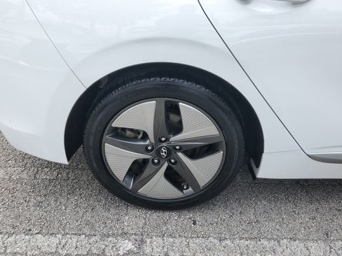 Used 2020 Hyundai Ioniq Limited image 7