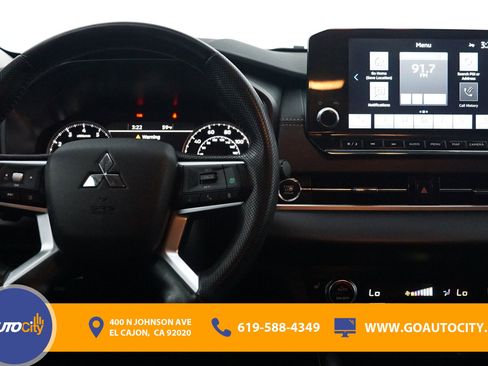 Used 2024 Mitsubishi Outlander SE Black Edition image 5