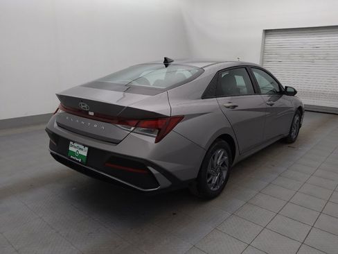 Used 2024 Hyundai Elantra SEL image 9