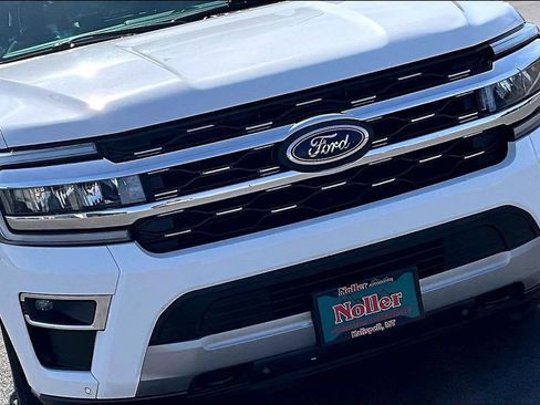 Used 2022 Ford Expedition Limited image 29