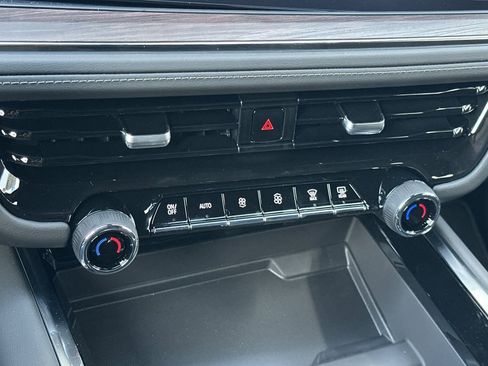 New 2026 Chevrolet Suburban LS image 20