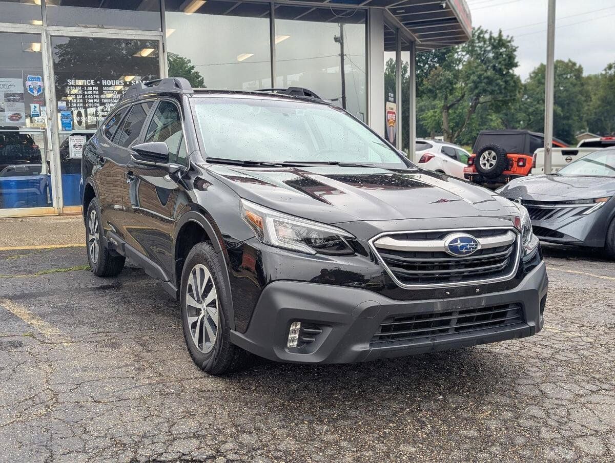 Used 2020 Subaru Outback Premium w/ Popular Package #1 AWD/4WD image 1