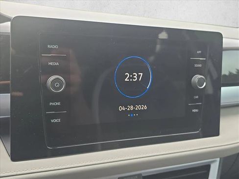 New 2026 Volkswagen Taos SE FWD image 17