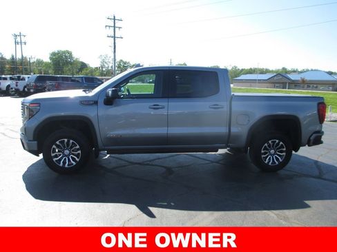 Used 2023 GMC Sierra 1500 AT4 w/ Technology Package AWD/4WD image 11