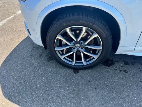 Used 2019 Volvo XC90 T6 Momentum w/ Protection Package Premier AWD/4WD image 9
