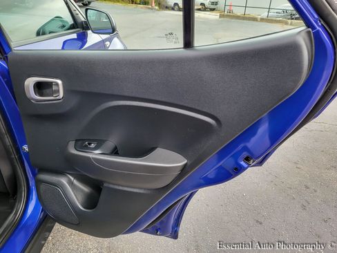 Used 2024 Hyundai Venue SEL image 31