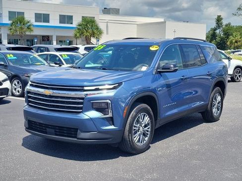 Used 2025 Chevrolet Traverse LT FWD image 29