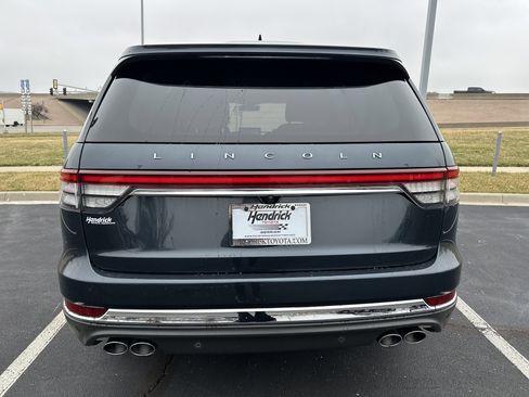 Used 2022 Lincoln Aviator Reserve w/ Equipment Group 201A image 9