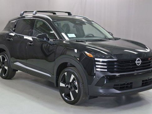 New 2026 Nissan Kicks SR image 1