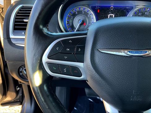 Used 2021 Chrysler 300 Touring image 23