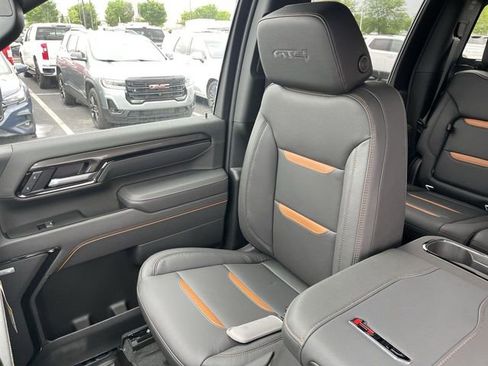 New 2026 GMC Sierra 2500 AT4 w/ AT4 Premium Plus Package AWD/4WD image 24