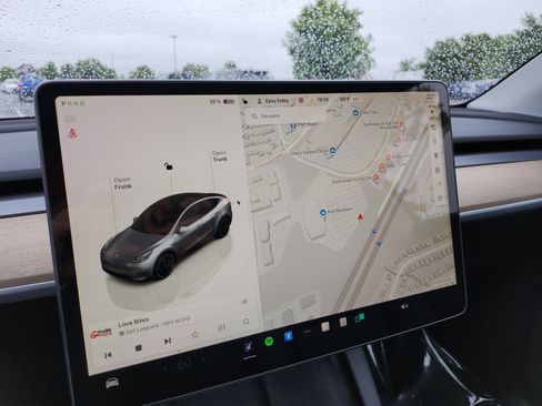 Used 2025 Tesla Model Y Performance AWD/4WD image 6