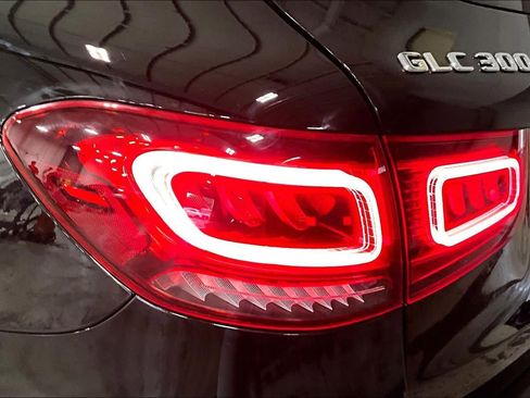 Used 2020 Mercedes-Benz GLC 300 4MATIC image 28