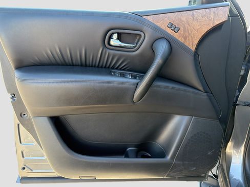 Used 2023 Nissan Armada SL w/ Captain's Chairs Package image 22