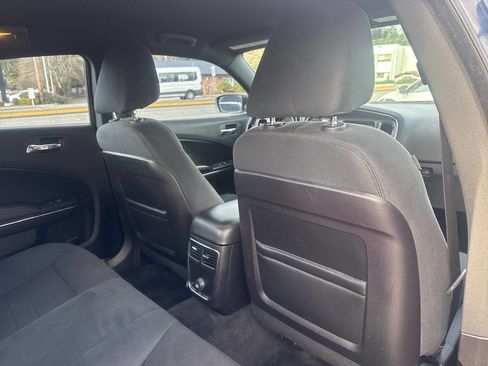 Used 2011 Dodge Charger SE w/ Connectivity Group image 18