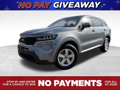 Used 2023 Kia Sorento LX image 1