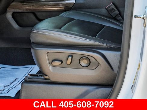 Used 2025 Chevrolet Silverado 3500 LTZ w/ LTZ Convenience Package AWD/4WD image 32