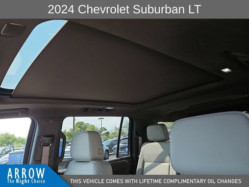 Used 2024 Chevrolet Suburban LT w/ Luxury Package AWD/4WD image 22