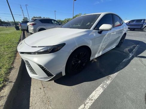 Used 2026 Toyota Camry SE image 6