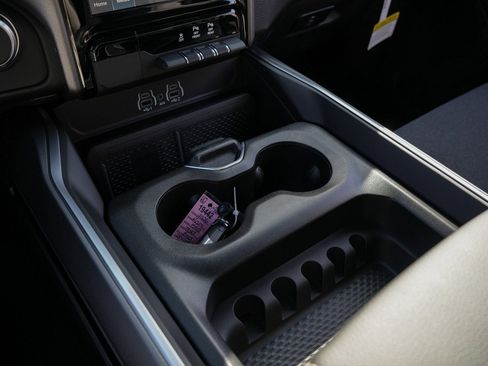 New 2026 RAM 1500 4x4 Crew Cab image 26