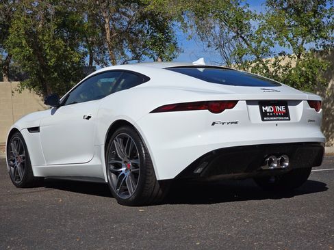 Used 2018 Jaguar F-TYPE R-Dynamic image 8