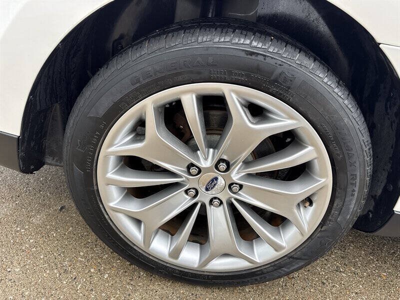 Used 2016 Ford Taurus Limited FWD image 14