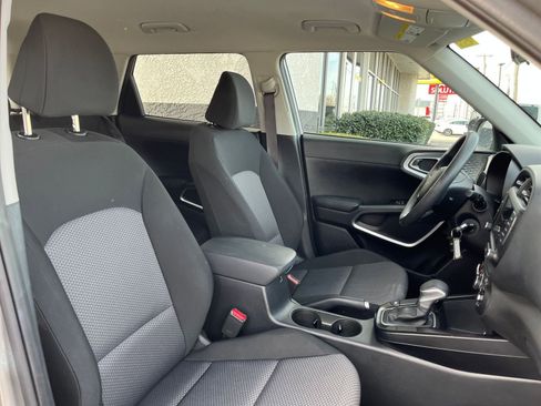 Used 2025 Kia Soul LX w/ LX Technology Package image 34