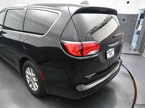 Used 2024 Chrysler Voyager LX FWD image 15