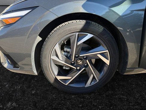 Certified 2025 Hyundai Elantra SEL w/ Cargo Package image 27