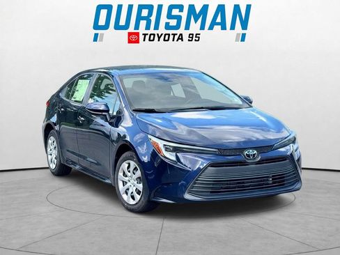 Used 2026 Toyota Corolla LE FWD image 1