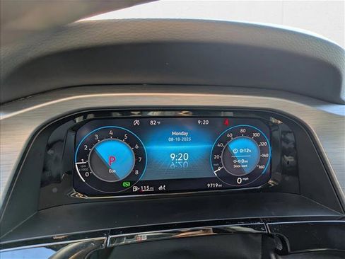 Certified 2025 Volkswagen Atlas Cross Sport SE w/ Panoramic Sunroof Package image 13