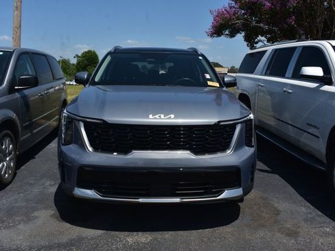Used 2025 Kia Sorento S w/ Panoramic Sunroof Package FWD image 2