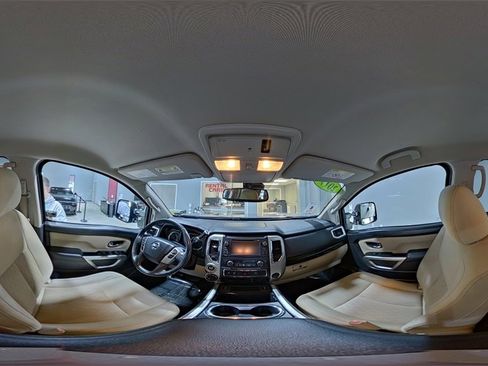 Used 2017 Nissan Titan SV image 17