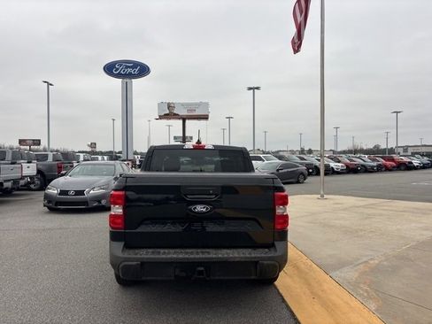 Used 2025 Ford Maverick XLT image 4