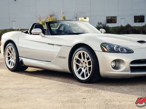 Used 2003 Dodge Viper SRT-10 image 40