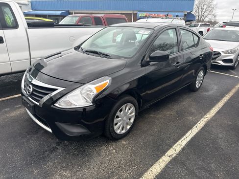 Used 2019 Nissan Versa S image 33