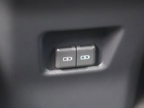 Used 2025 Toyota RAV4 XLE image 35