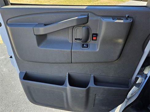 Used 2024 GMC Savana 2500 w/ Driver Convenience Package image 27